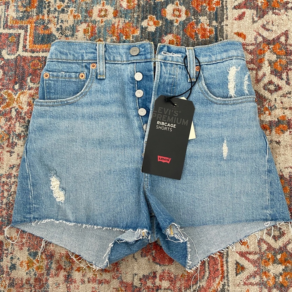Levi Ribcage Shorts. Super high rise. Size 25.